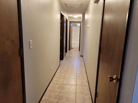 4th image of 735 W D St
