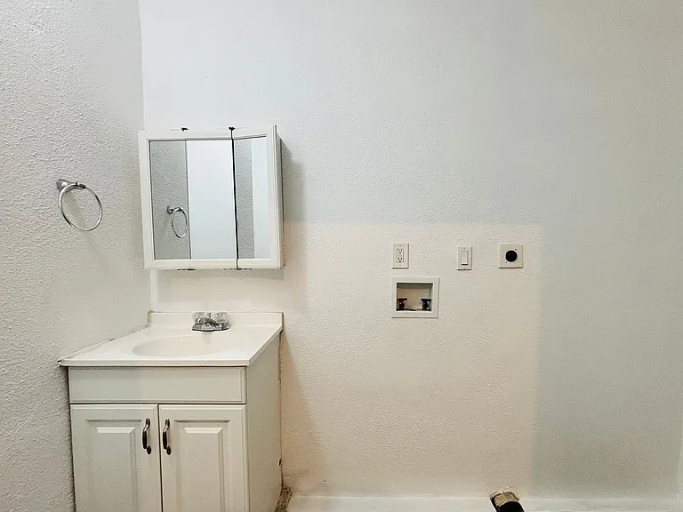 7760 Aspen Ave — Photo 8