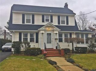 131 Vernon Ave, Rockville Centre, NY 11570