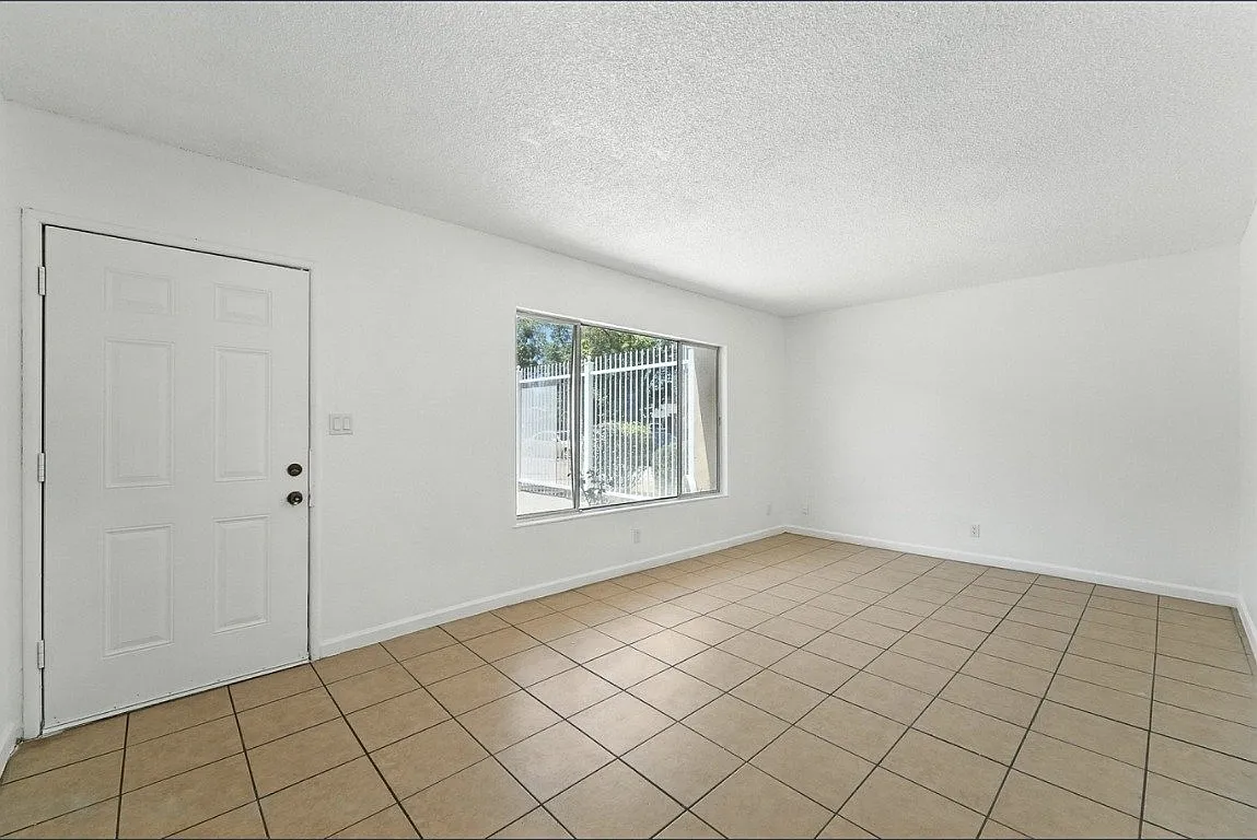 Modern Studio Apartment in Merced | 1 Bath | $995/mo — Photo 1