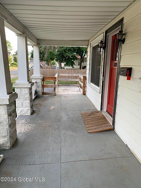 4th image of 2137 William Street