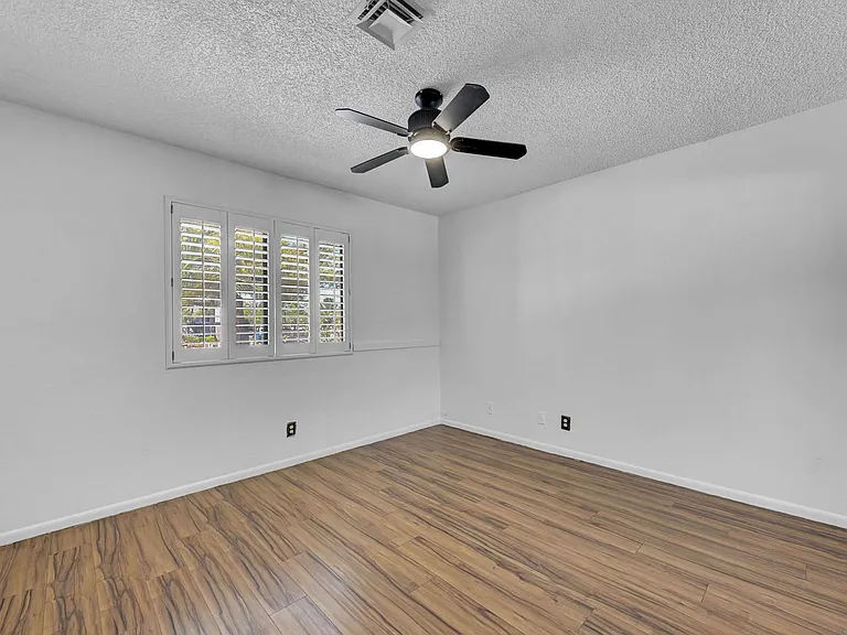 6975 Obannon Dr — Photo 41
