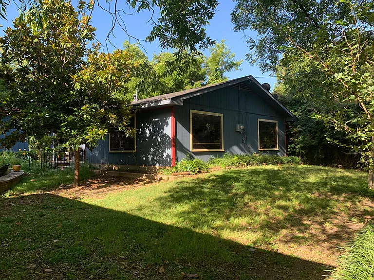 817 Bolivar St #B — Photo 8