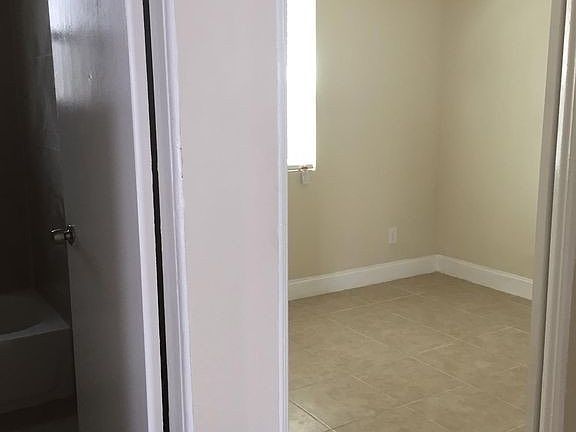 3rd image of 1324 Prince St APT 5
