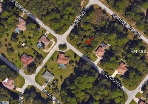3rd image of 454 Skyland Ln