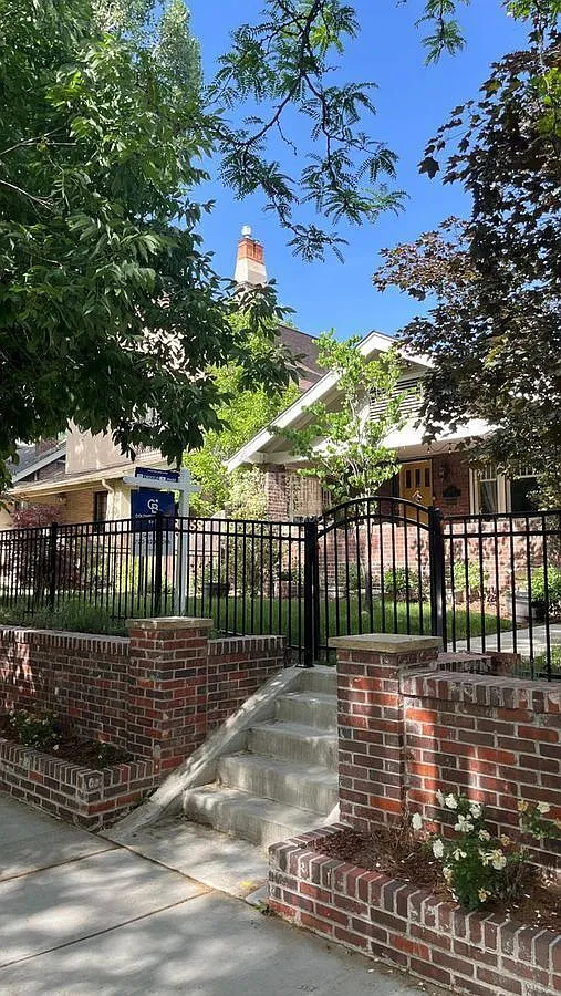 Classic 3 bedrooms bungalow for rent in Wash Park — Photo 2