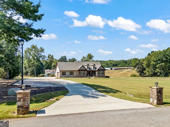 300 Stone Creek Dr, Hull, GA 30646
