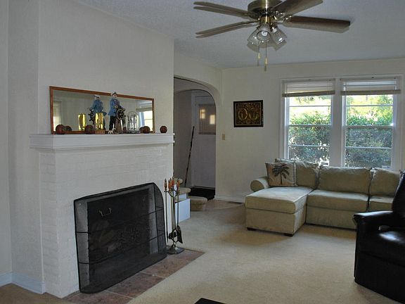 4th image of 2368 Lake Shore Blvd
