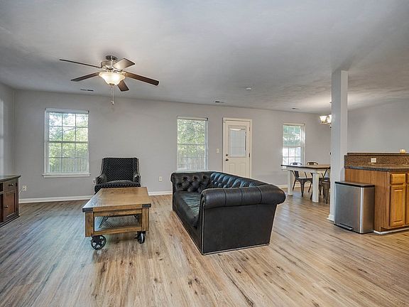5th image of 3627 Cape Henry Ave