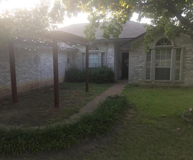 1st image of 244 Brookhaven Dr