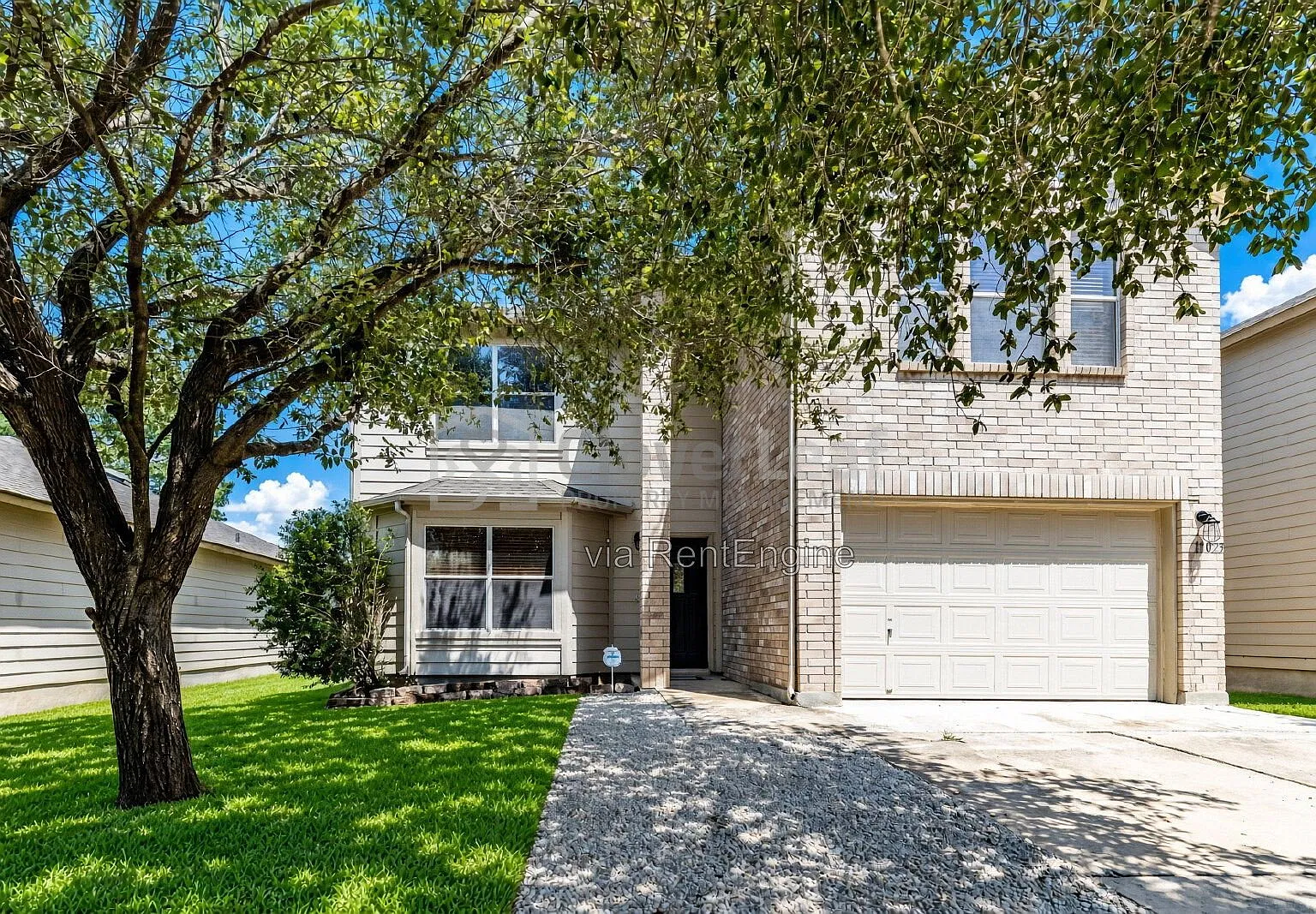 4 bed, 2.0 bath, 2282 sqft, $1,697 — Photo 3
