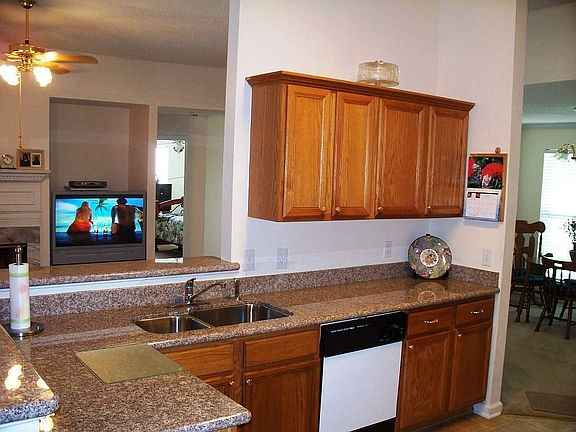 Updated Kitchen with Granite counter tops