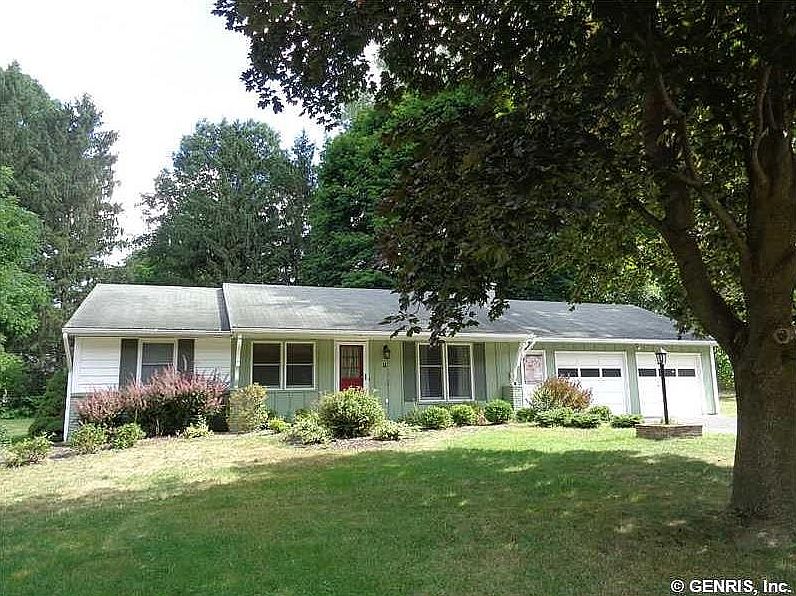 1st image of 11 Brooktree Dr