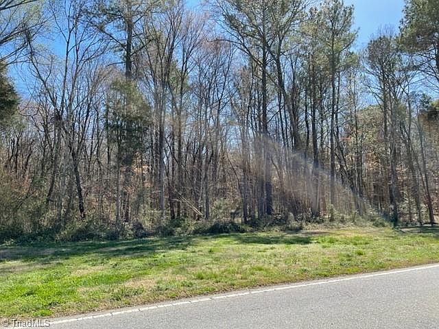 2nd image of 2210 Belmont Rd #7