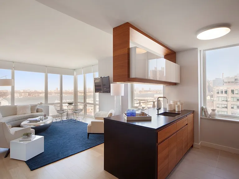 550 W 45th St #2513 — Photo 3