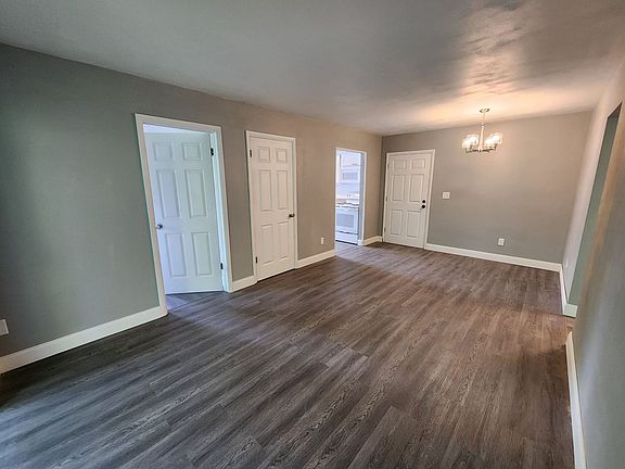 5th image of 1329 Drew St APT 15