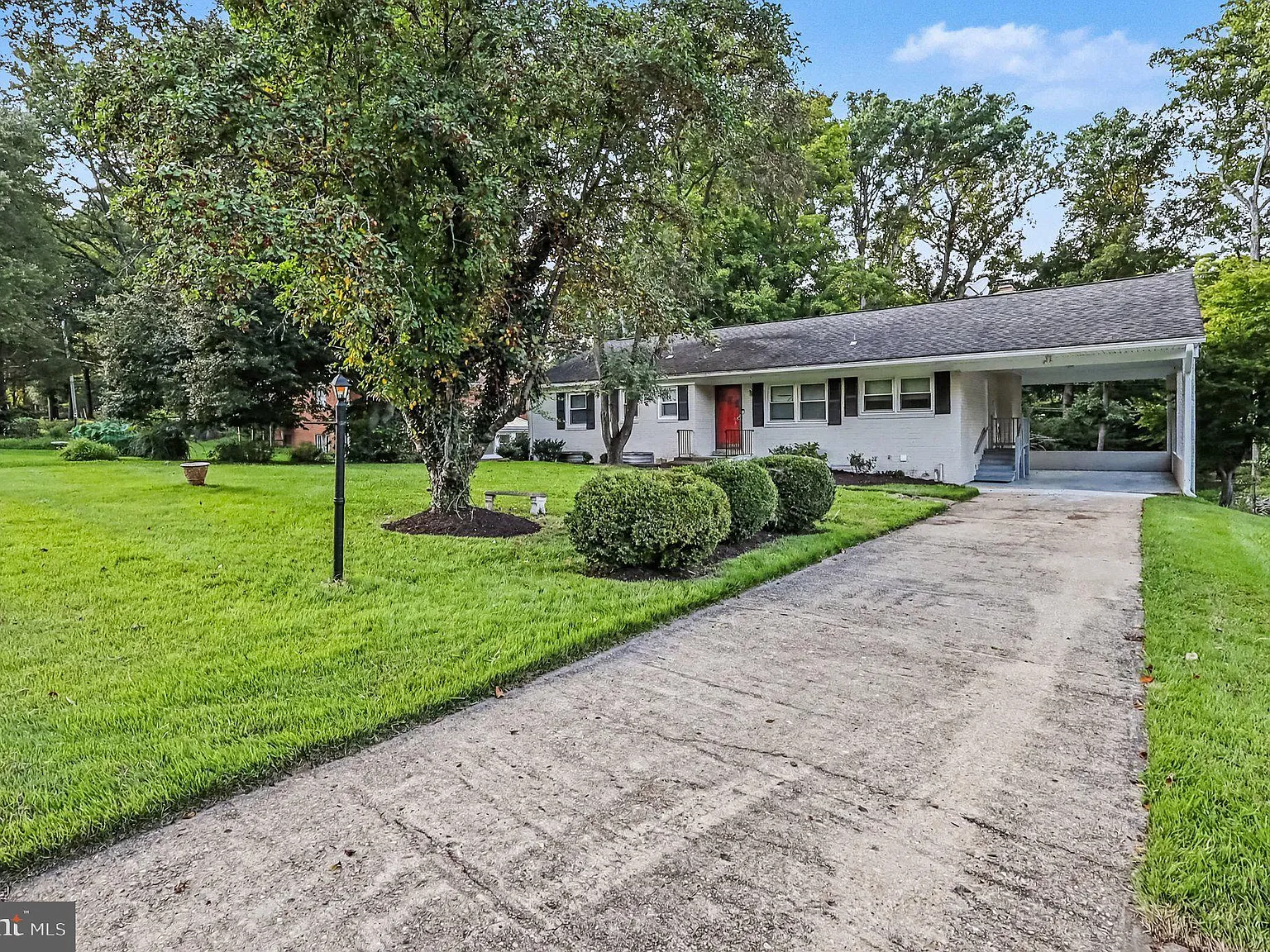 4 bed, 3.0 bath, 1416 sqft, $4,500 — Photo 3