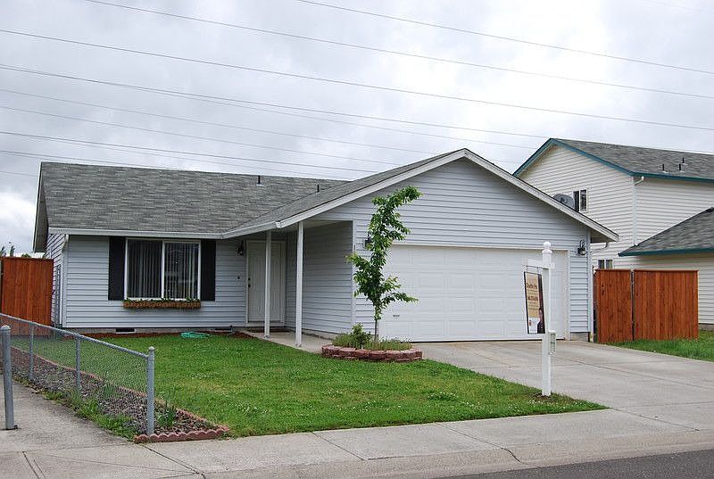 1st image of 1904 NE 169th Ave