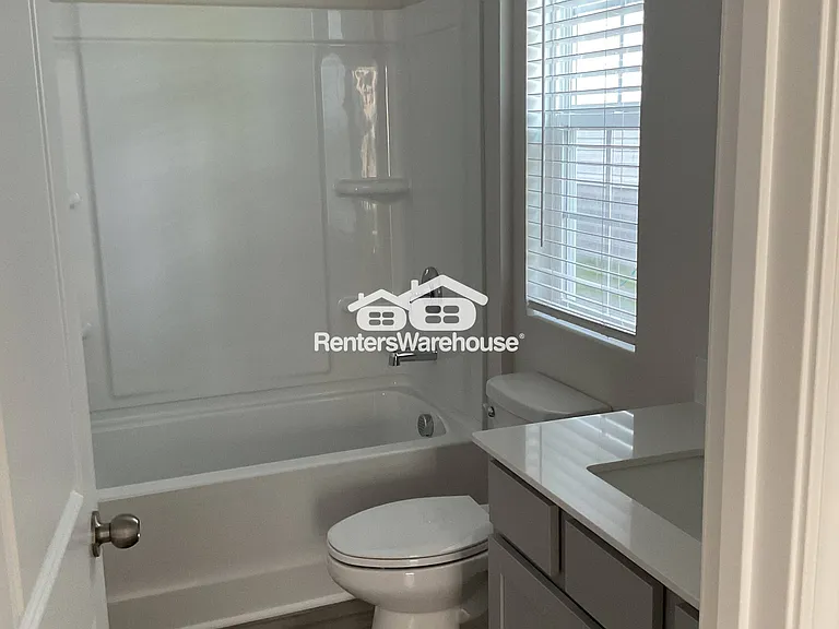 10203 Chatham Run Ln — Photo 11