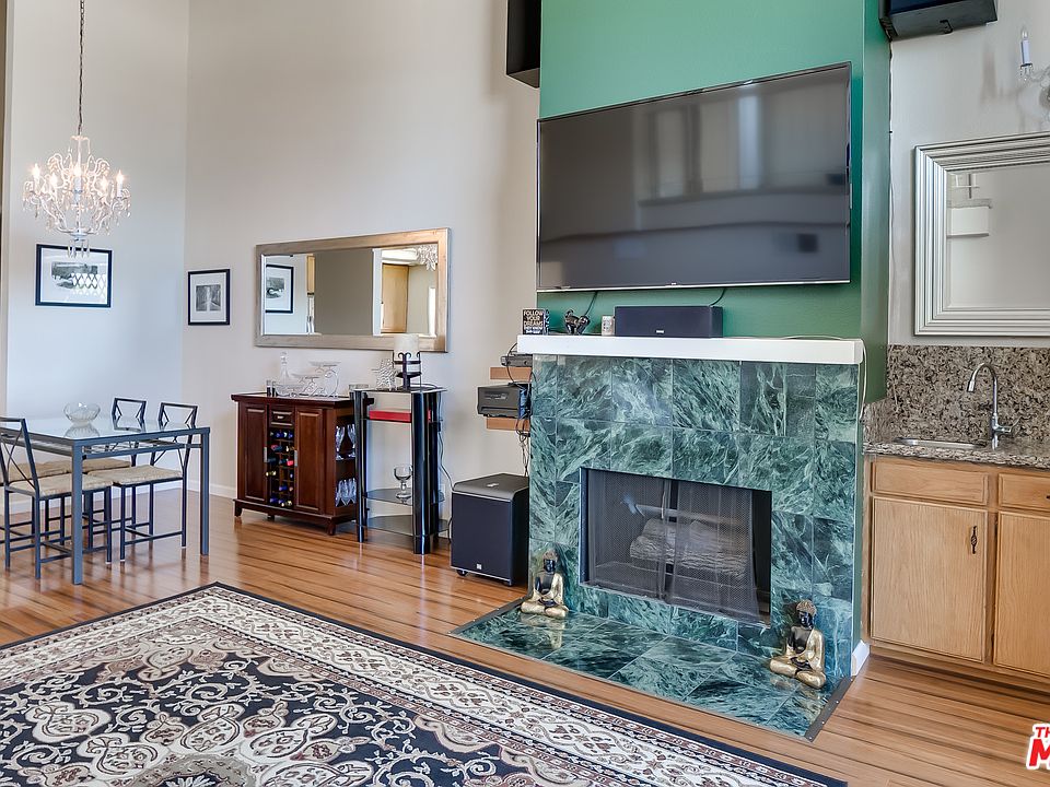 1st image of 5440 Lindley Ave Unit 310