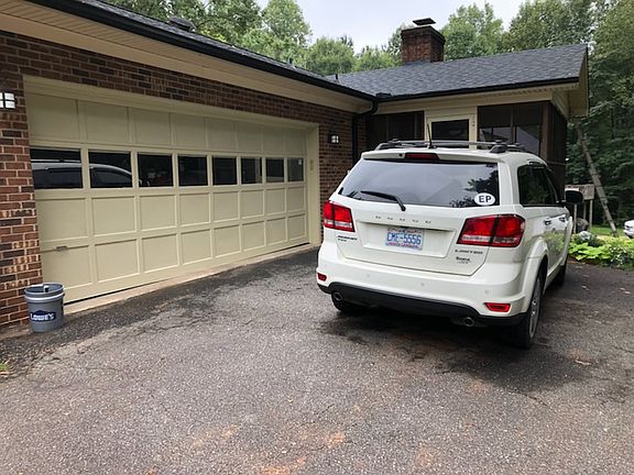 2nd image of 134 Pinecroft Ct
