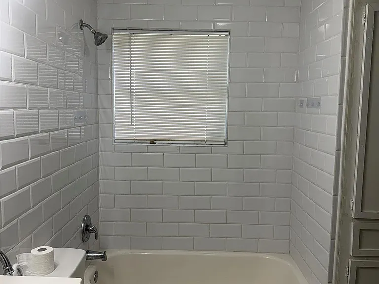 1319 Lyric Ln — Photo 8