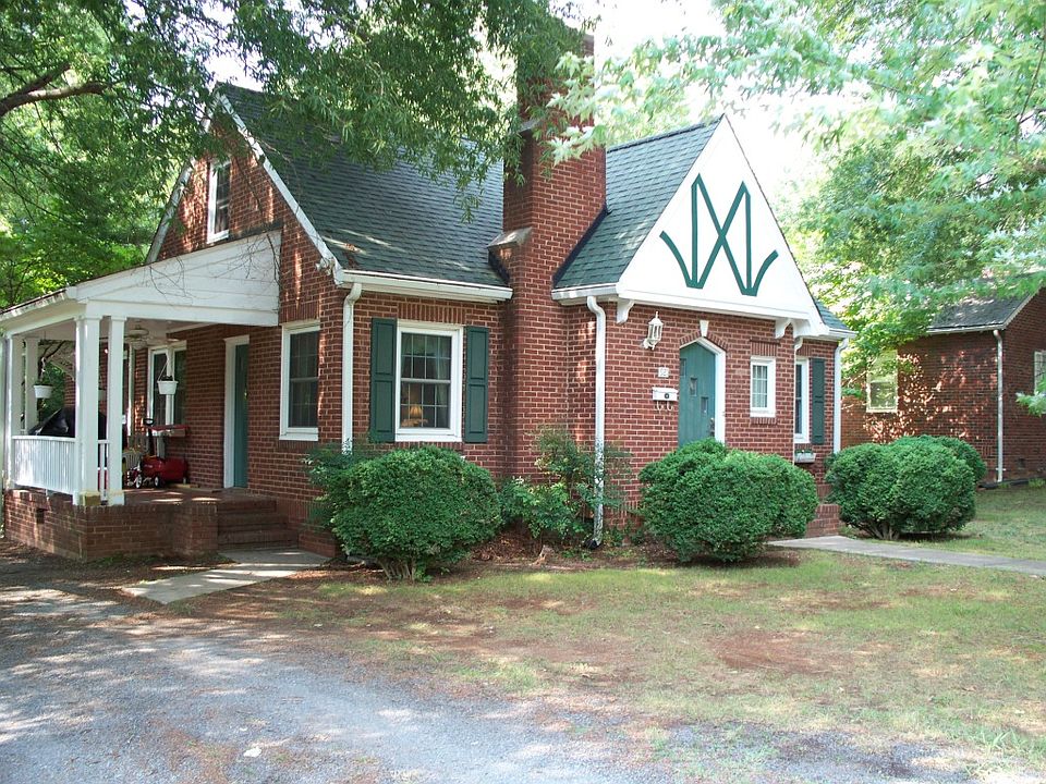 1st image of 921 E Main St