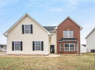 119 Laughlin Dr, Locust Grove, GA 30248