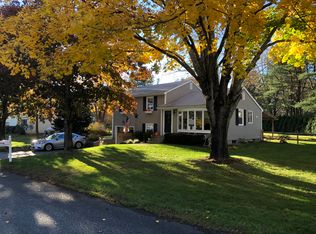 3 Meadow Wood Dr, North Stonington, CT 06359