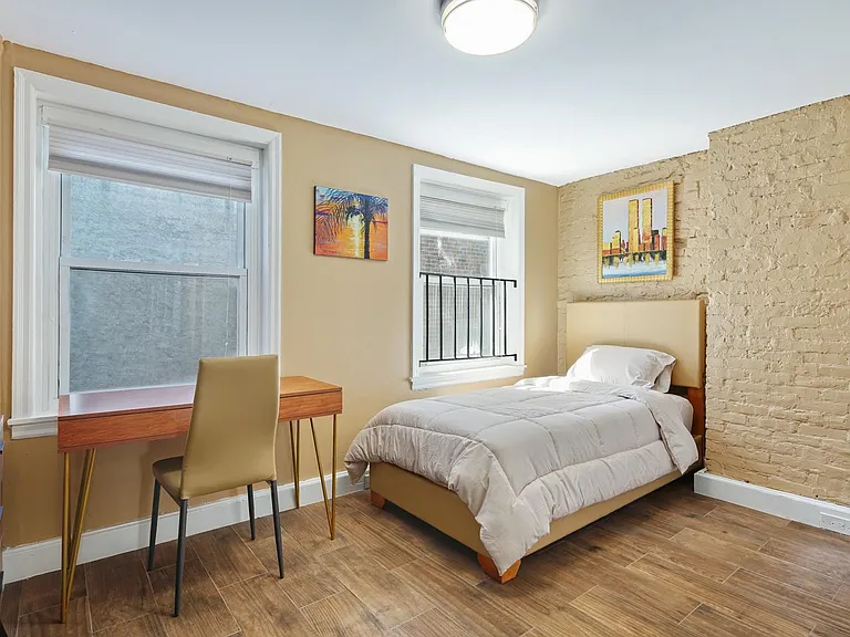 Bedroom 2 (full Size bed)