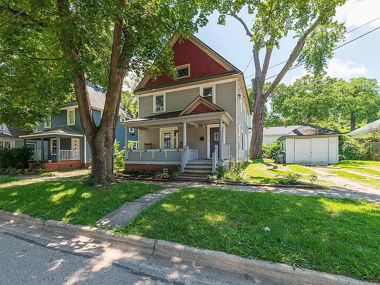 1227 Jefferson Ave — Photo 3