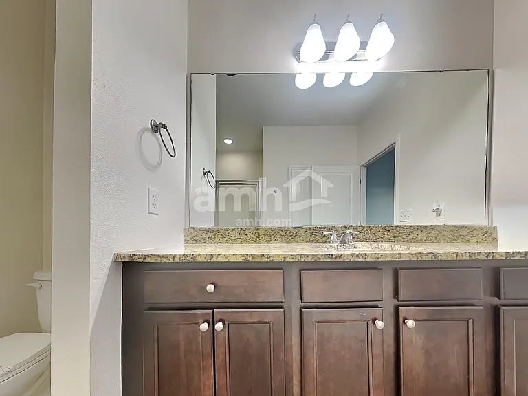 4878 Saint James Ln — Photo 11