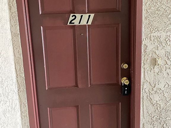 2nd image of 920 Martin Luther King Jr Ave APT 211