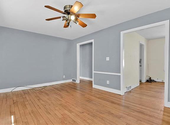 3rd image of 8306 Santa Fe Dr