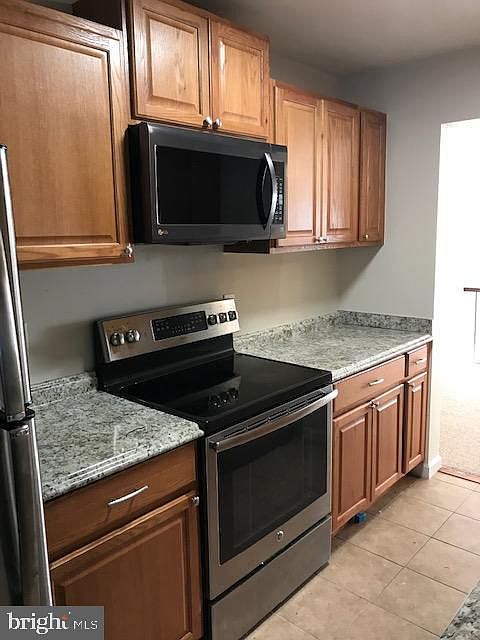 1st image of 852 Dogwood Ct