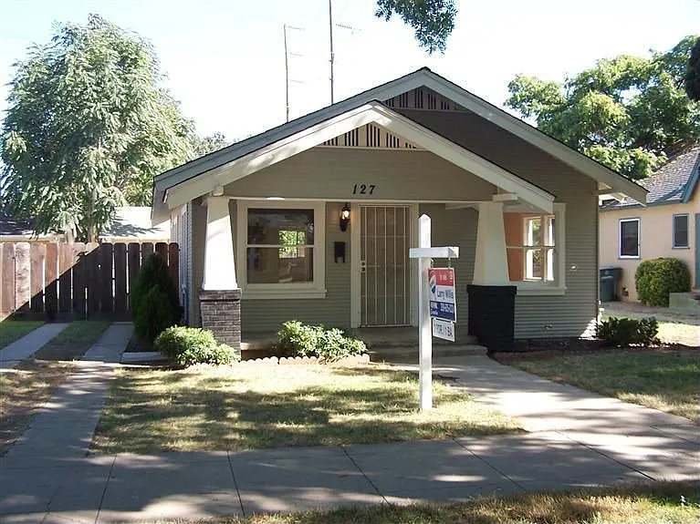 127 Maynell Ave photo 1
