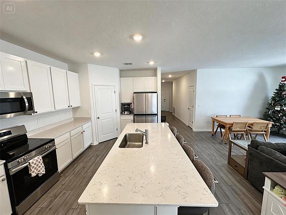 4th image of 4713 SW 83rd Loop