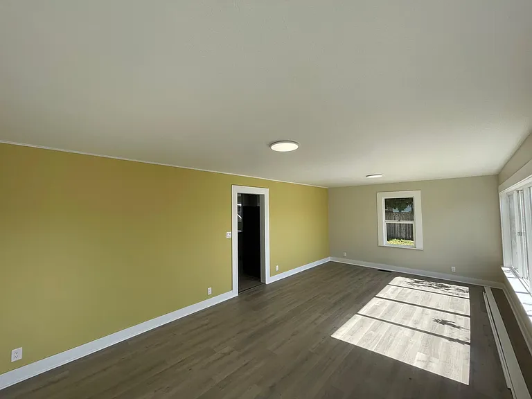 3241 Trinity St — Photo 7