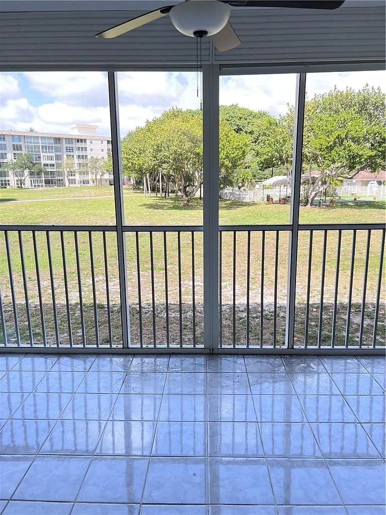 2 bed, 2.0 bath, 1100 sqft, $1,950 — Photo 4