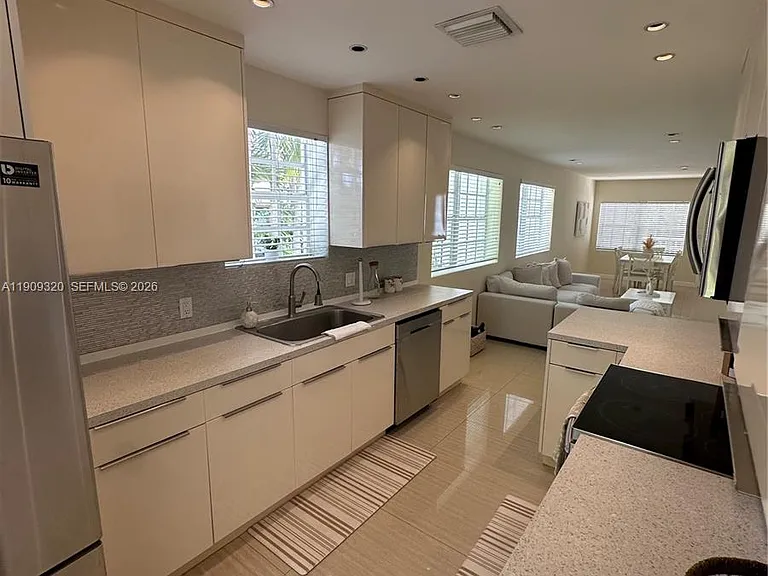 9464 Abbott Ave — Photo 24