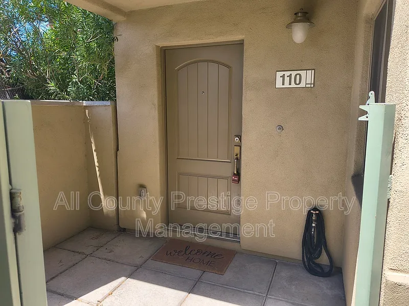 2 bed, 2.0 bath, 1104 sqft, $2,250 — Photo 2