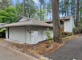 4258 Woodside Cir, Lake Oswego, OR 97035