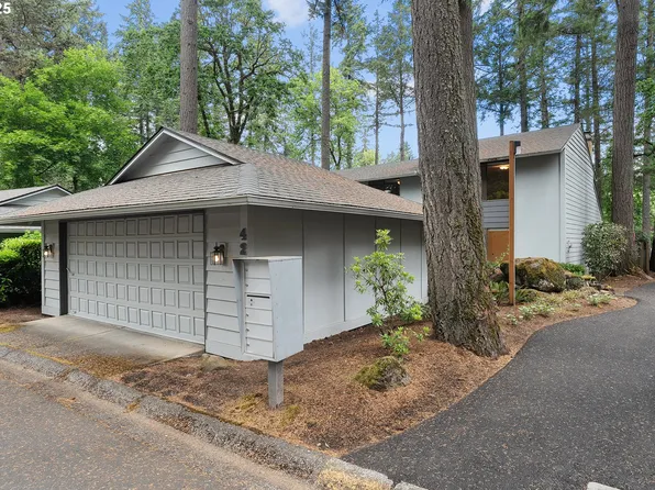 4258 Woodside Cir, Lake Oswego, OR 97035