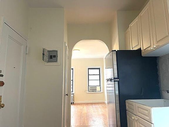 3rd image of 306 E 78th St APT 4A