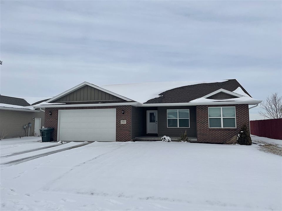 1st image of 3911 W Park Dr