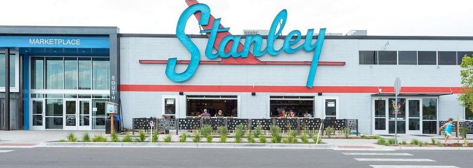 Stanley Marketplace 5 min. walk!