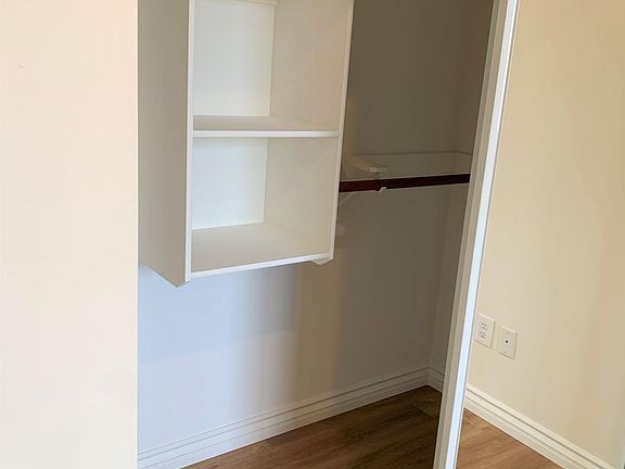 2nd image of 5716 Whitsett Ave APT 9