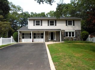 425 Johnson Ave, Ronkonkoma, NY 11779