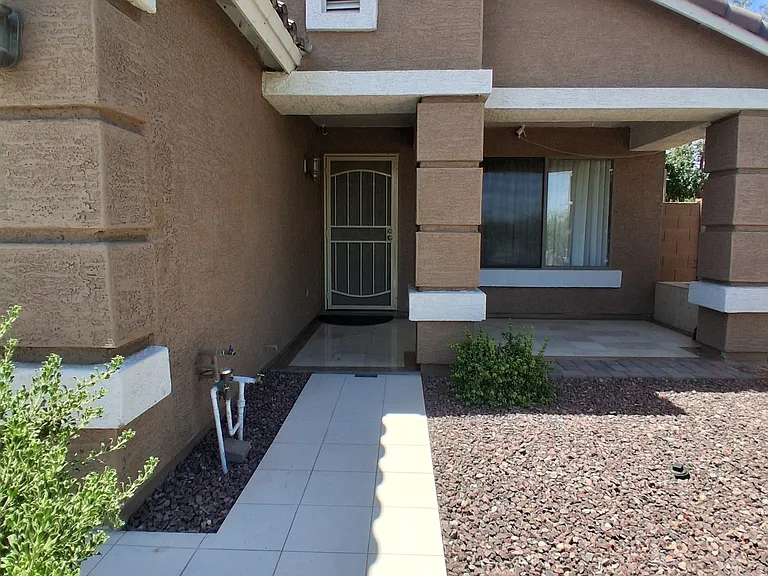 6433 W Mohave St — Photo 2