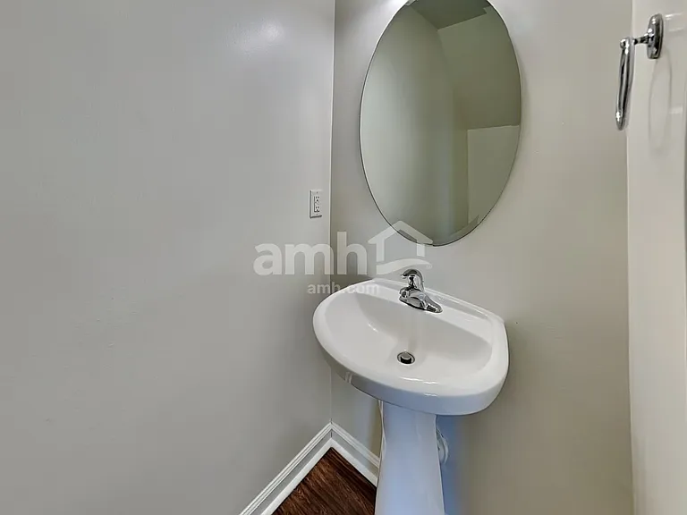 1438 Pleasant Garden Ln — Photo 7